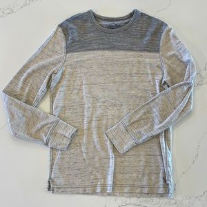 Men’s American Eagle long sleeve.